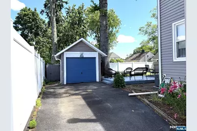 810 Colfax Avenue, Pompton Lakes, NJ 07442 - Photo 16