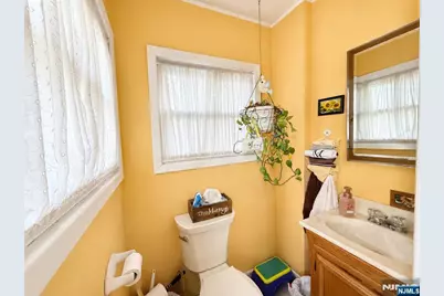 810 Colfax Avenue, Pompton Lakes, NJ 07442 - Photo 12