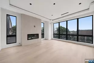 392 Undercliff Ave 1, Edgewater, NJ 07020 - Photo 2