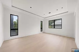 392 Undercliff Ave 1, Edgewater, NJ 07020 - Photo 6