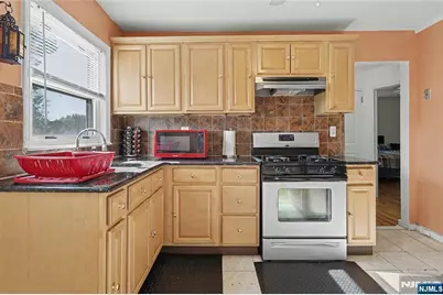 55 Stillman Avenue, Bergenfield, NJ 07621 - Photo 12