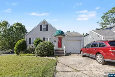 55 Stillman Avenue, Bergenfield, NJ 07621 - Photo 2