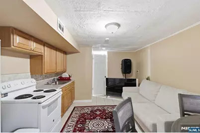 8 Van Nostrand Avenue, Jersey City, NJ 07305 - Photo 28