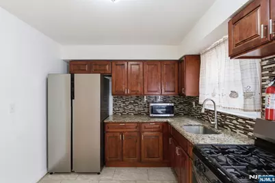 8 Van Nostrand Avenue, Jersey City, NJ 07305 - Photo 10