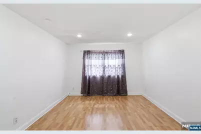 8 Van Nostrand Avenue, Jersey City, NJ 07305 - Photo 18