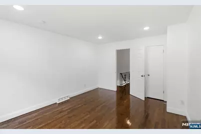 8 Van Nostrand Avenue, Jersey City, NJ 07305 - Photo 16