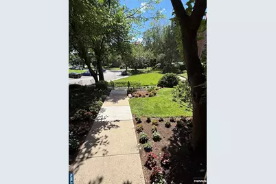 2339 Hudson Terrace E-2 #E-2, Fort Lee, NJ 07024 - Photo 2
