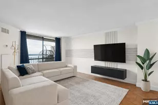 1020 Harmon Cove Tower 1020, Secaucus, NJ 07094 - Photo 2