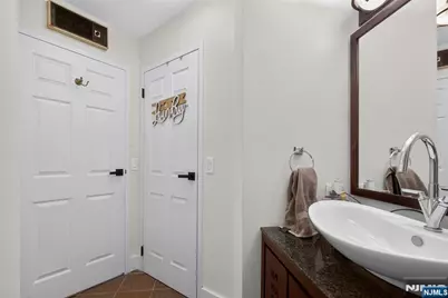 1020 Harmon Cove Tower 1020 #1020, Secaucus, NJ 07094 - Photo 24