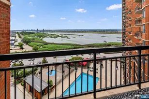 1020 Harmon Cove Tower 1020, Secaucus, NJ 07094 - Photo 30