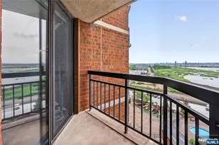 1020 Harmon Cove Tower 1020, Secaucus, NJ 07094 - Photo 32