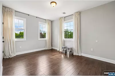 53 Dohrman Avenue, Teaneck Township, NJ 07666 - Photo 10