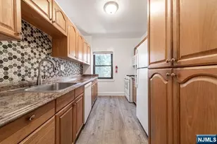 90 Tracey Pl G1, Englewood, NJ 07631 - Photo 2