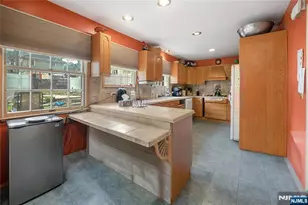 11 Stevenson Pl, Kearny, NJ 07032 - Photo 6