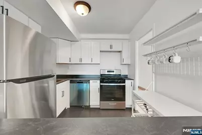 285 Aycrigg Avenue 22J #22J, Passaic, NJ 07055 - Photo 8