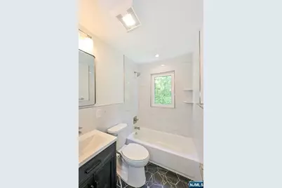201 Dixon Avenue, Dumont, NJ 07628 - Photo 10