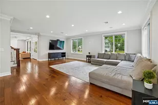 15 Fernwood Dr, Fair Lawn, NJ 07410 - Photo 8