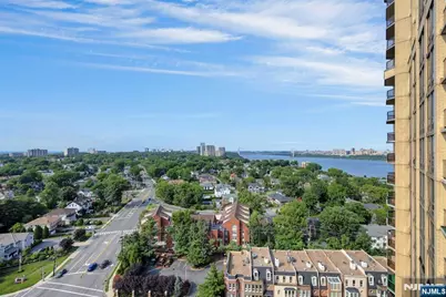 900 Palisade Avenue 17C #17C, Fort Lee, NJ 07024 - Photo 34