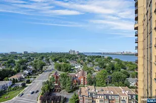 900 Palisade Ave 17C, Fort Lee, NJ 07024 - Photo 34