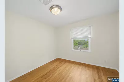 86 Hazelton Terrace, Tenafly, NJ 07670 - Photo 28