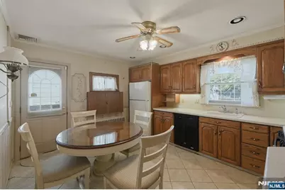 183 Lee Street, Elmwood Park, NJ 07407 - Photo 18