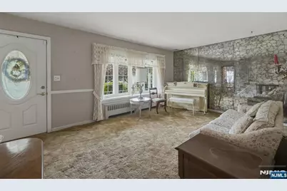 183 Lee Street, Elmwood Park, NJ 07407 - Photo 8