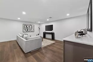 10 Gabriel Ct, Paramus, NJ 07652 - Photo 30