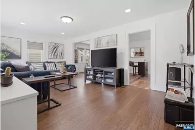 611 Maple Avenue, Teaneck Township, NJ 07666 - Photo 6