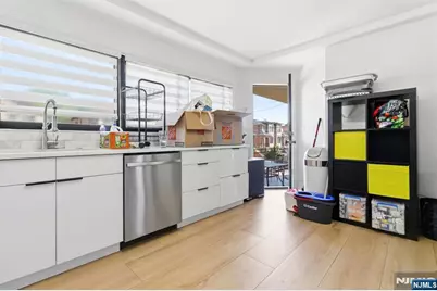 2477 6th Street 1st Floor #1st Floor, Fort Lee, NJ 07024 - Photo 6