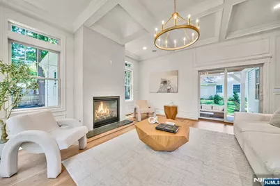 4 Garden Court, Ho Ho Kus, NJ 07423 - Photo 12