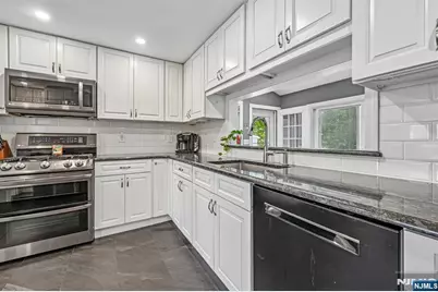 436 Myrtle Avenue, Garwood, NJ 07027 - Photo 12