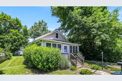 16 Lakeview Terrace, Oakland, NJ 07436 - Photo 1