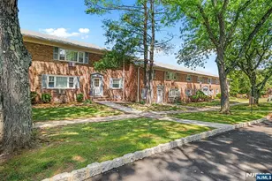 41 Wedgewood Dr 118, Verona, NJ 07044 - Photo 2
