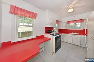 173 Walnut St, Northvale, NJ 07647 - Photo 4