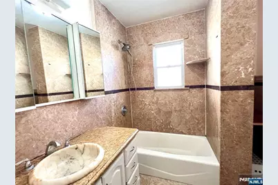 395 Taylor Avenue, Hackensack, NJ 07601 - Photo 12