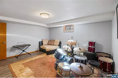 17 Kossuth Street, Wallington, NJ 07057 - Photo 30