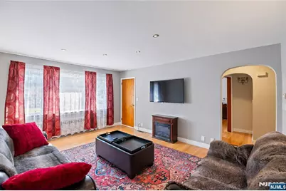 17 Kossuth Street, Wallington, NJ 07057 - Photo 4