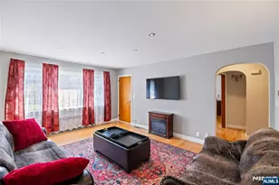 17 Kossuth St, Wallington, NJ 07057 - Photo 4