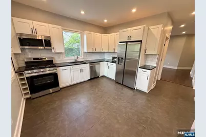 686 Lafayette Avenue, Hawthorne, NJ 07506 - Photo 2