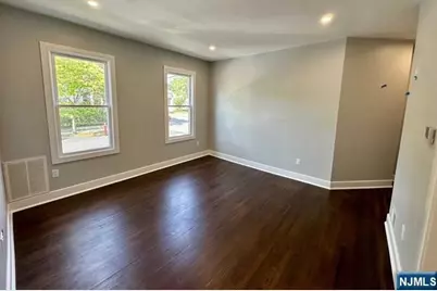 686 Lafayette Avenue, Hawthorne, NJ 07506 - Photo 8