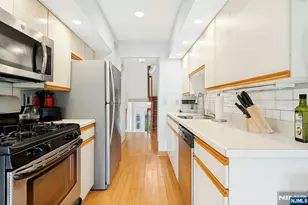 27 Sherwood Ct 14, River Edge, NJ 07661 - Photo 12