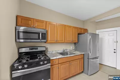 9017 Bergenwood Avenue 2 #2, North Bergen, NJ 07047 - Photo 10