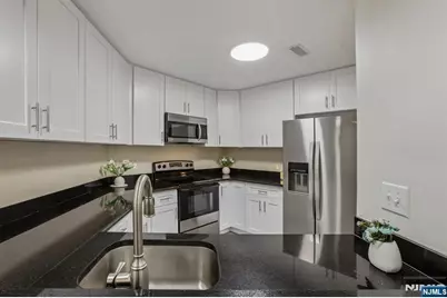 436 Lee Court 4133 #4133, Fort Lee, NJ 07024 - Photo 10