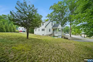 72 Lake Dr, Wayne, NJ 07470 - Photo 28
