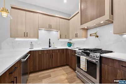 172 Griffith Street 2 #2, Jersey City, NJ 07307 - Photo 8