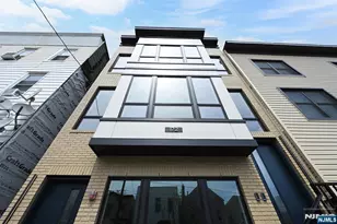 172 Griffith Street 2, Jersey City, NJ 07307 - Photo 32