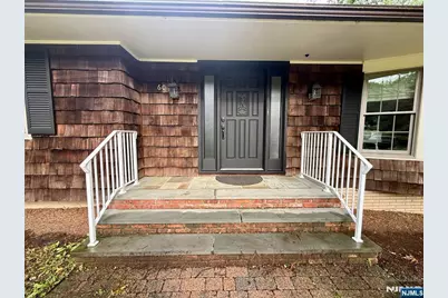 60 Eileen Drive, Mahwah, NJ 07430 - Photo 2