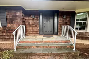60 Eileen Dr, Mahwah, NJ 07430 - Photo 2