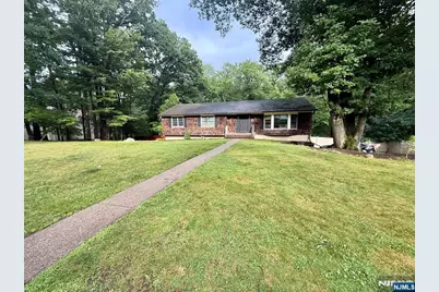 60 Eileen Drive, Mahwah, NJ 07430 - Photo 1