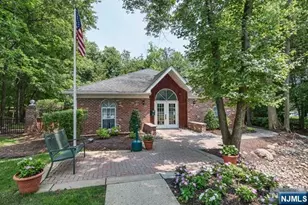 1063 Ash Dr, Mahwah, NJ 07430 - Photo 2